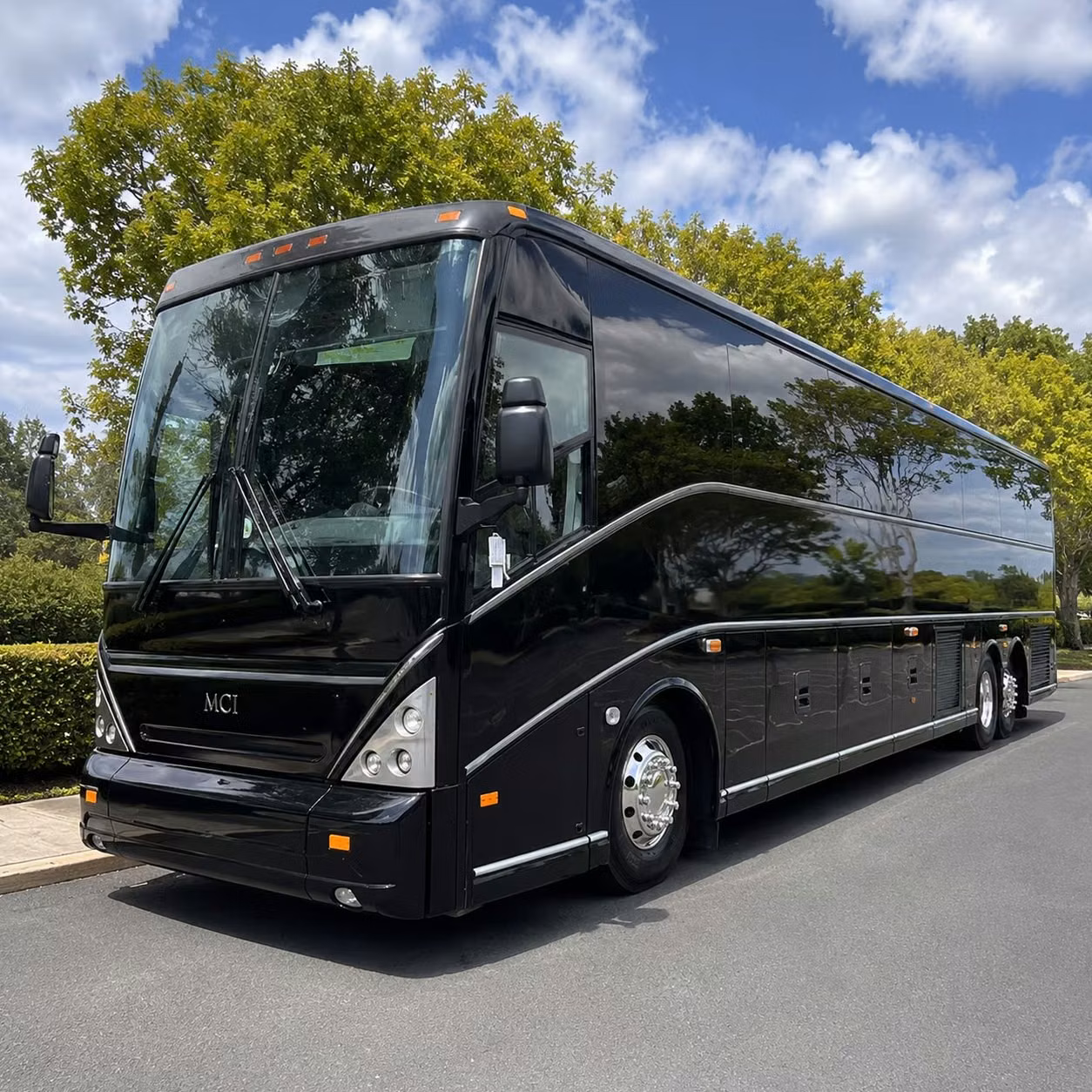 charter buses and party buses to petco park concerts in san diego